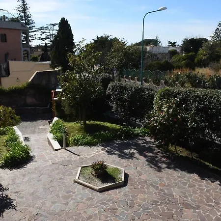 La Ginestra ベッド・アンド・ブレックファスト 3*