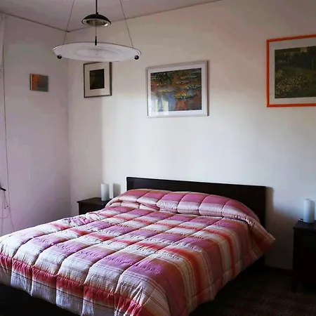 ベッド・アンド・ブレックファスト La Ginestra 3*